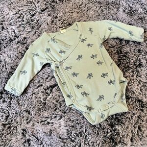 Kate Quinn Ribbed Blue goldfish bodysuit